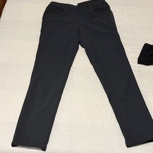 lululemon athletica Men's Chinos - Black